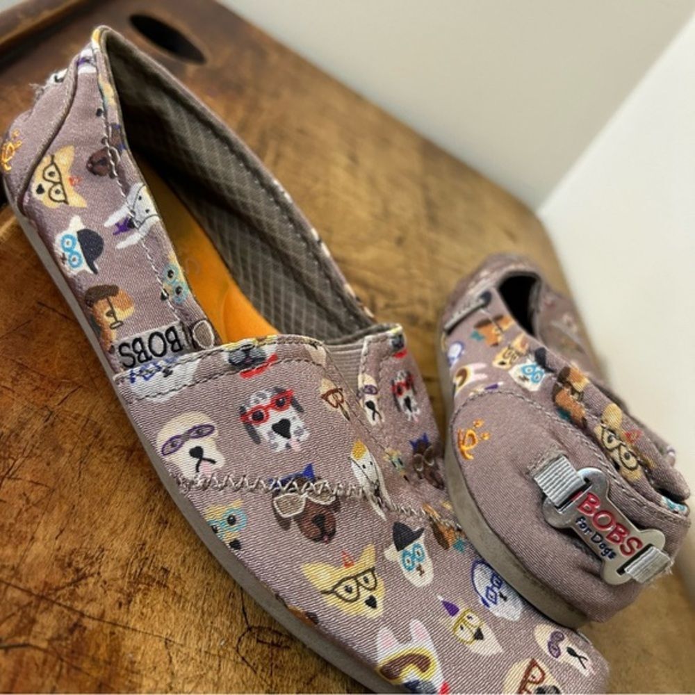 Bobs for Dogs by Skechers 7 Gray Casual Flats Shoes Dogs with Glasses Artsy Pets